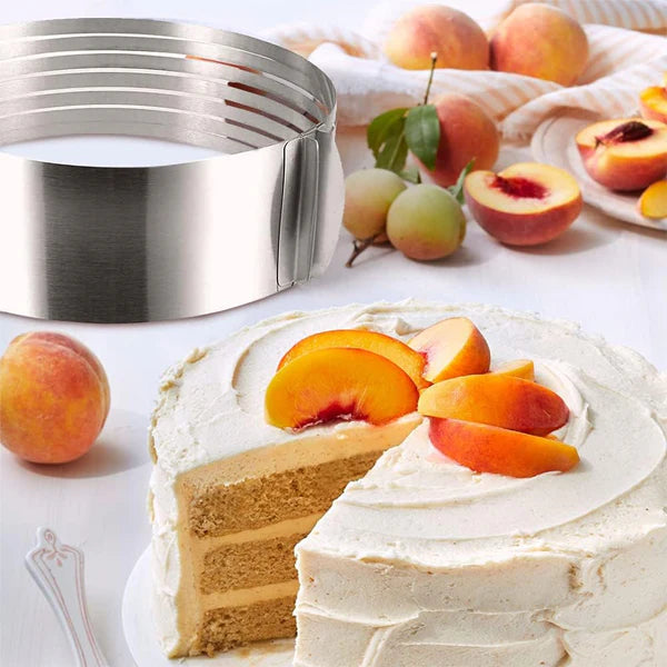 Adjustable mousse cake ring for desserts and pastry preparation