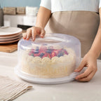 Cake storage container with ergonomic carry handle