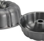 Fluted non-stick cake pan with decorative design