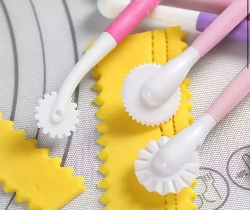 Fondant sculpting tools for cake decoration and sugarcraft