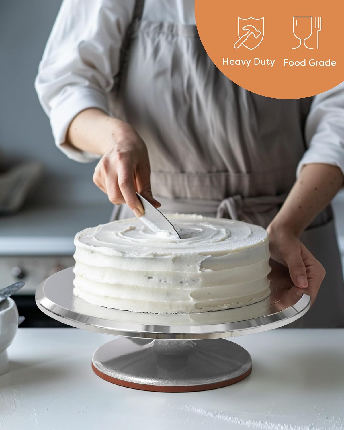 Heavy-duty aluminum cake turntable for professional decorating