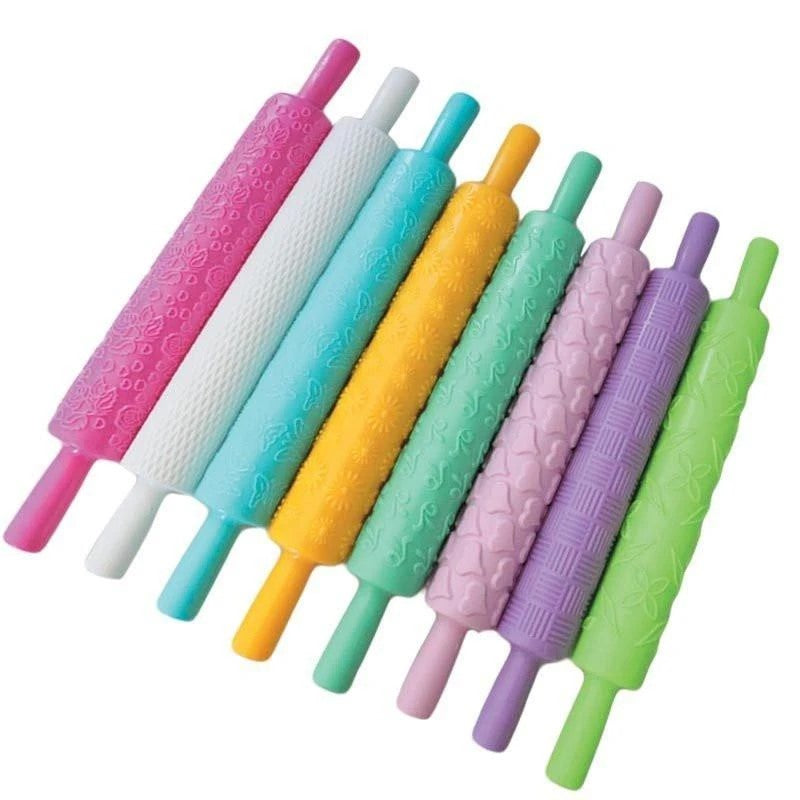 Plastic embossed rolling pin for baking and cake decorating