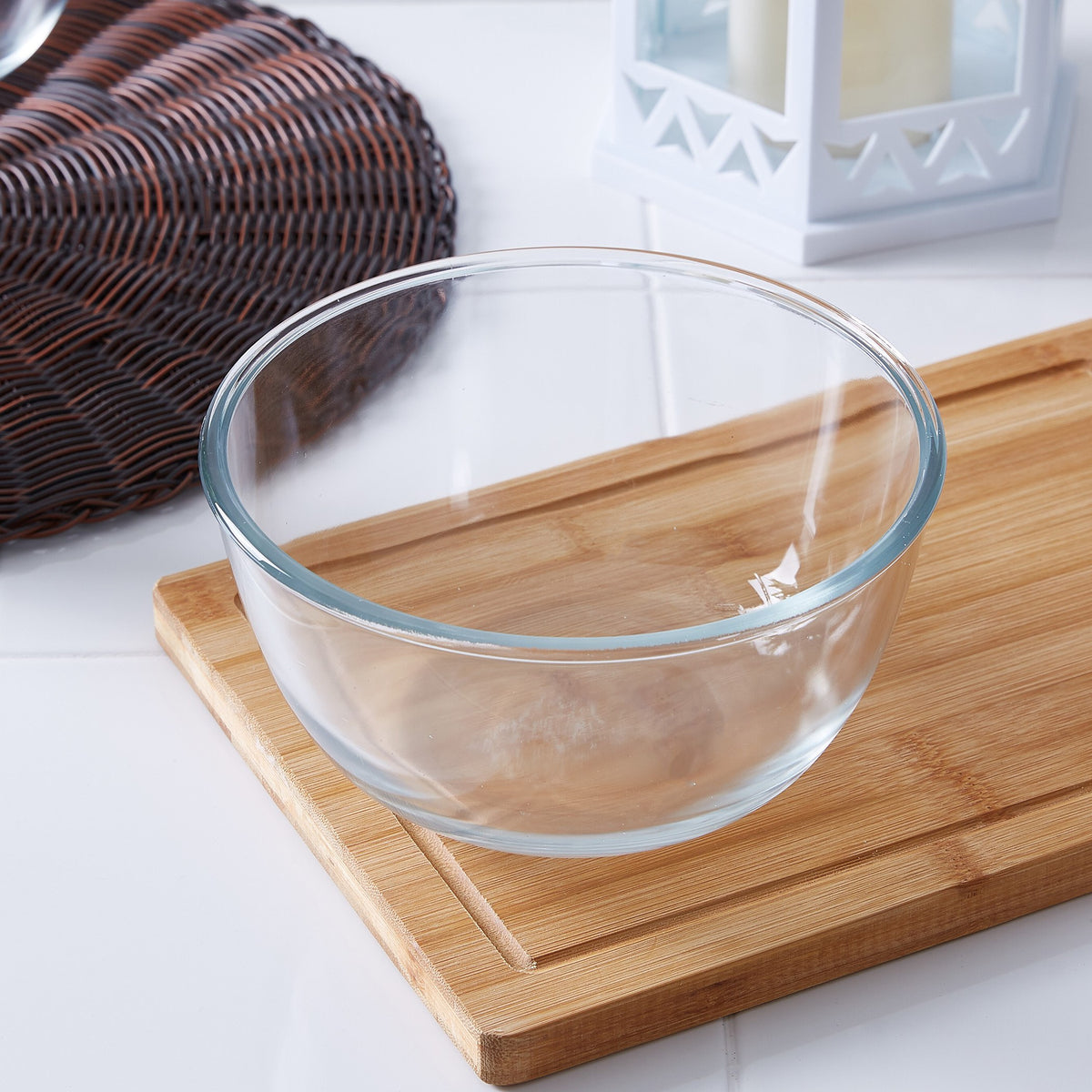 Round glass mixing bowl for baking and cooking