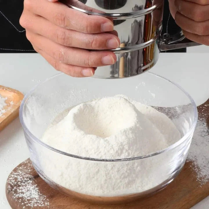 Stainless steel sifter for flour and powdered sugar