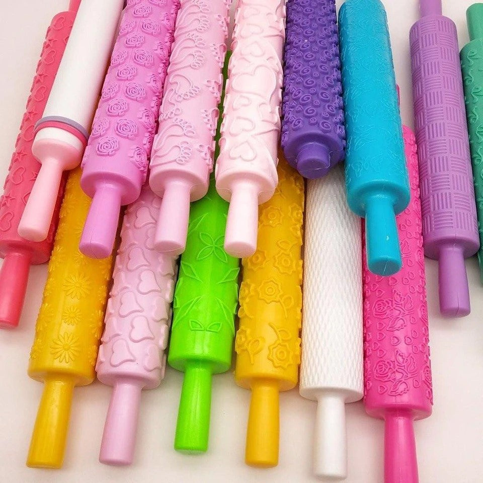 Textured rolling pin for fondant and sugar paste decoration